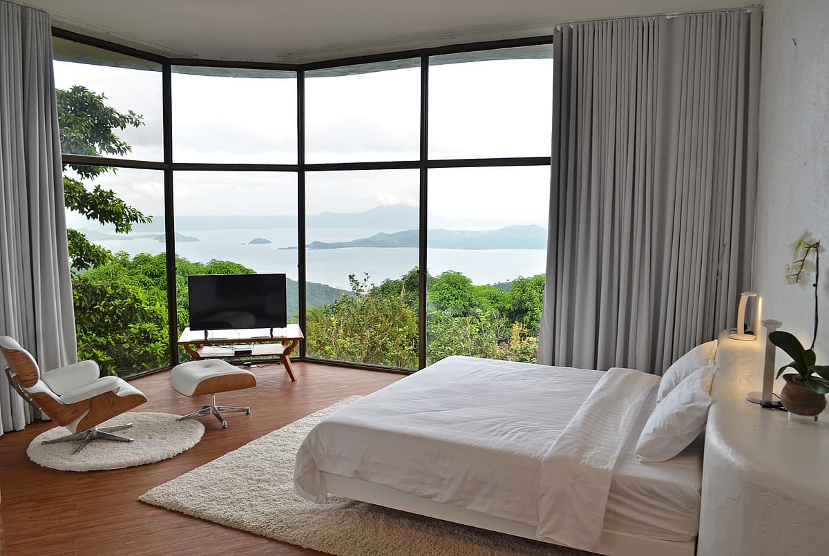 Master suite bedroom at Raffi's Way villa.